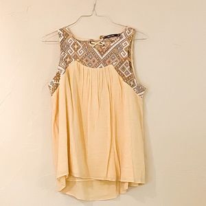 Sleeveless boutique top